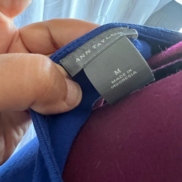 Ann Taylor tank, royal blue color, size Medium, knit. - Picture 4 of 5